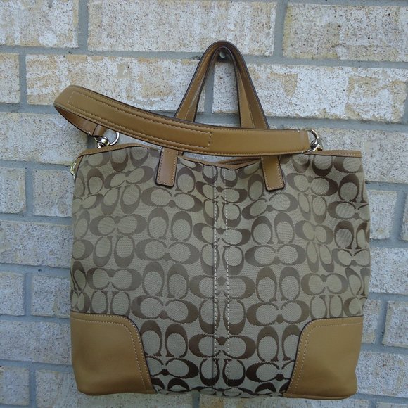 COACH Hadley Signature Duffle Handbag Tote F28981. - Picture 2 of 8